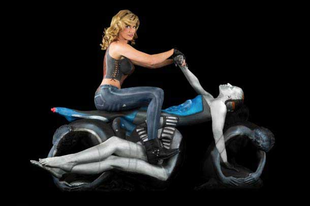 Human-motorcycle-bodypainting-2